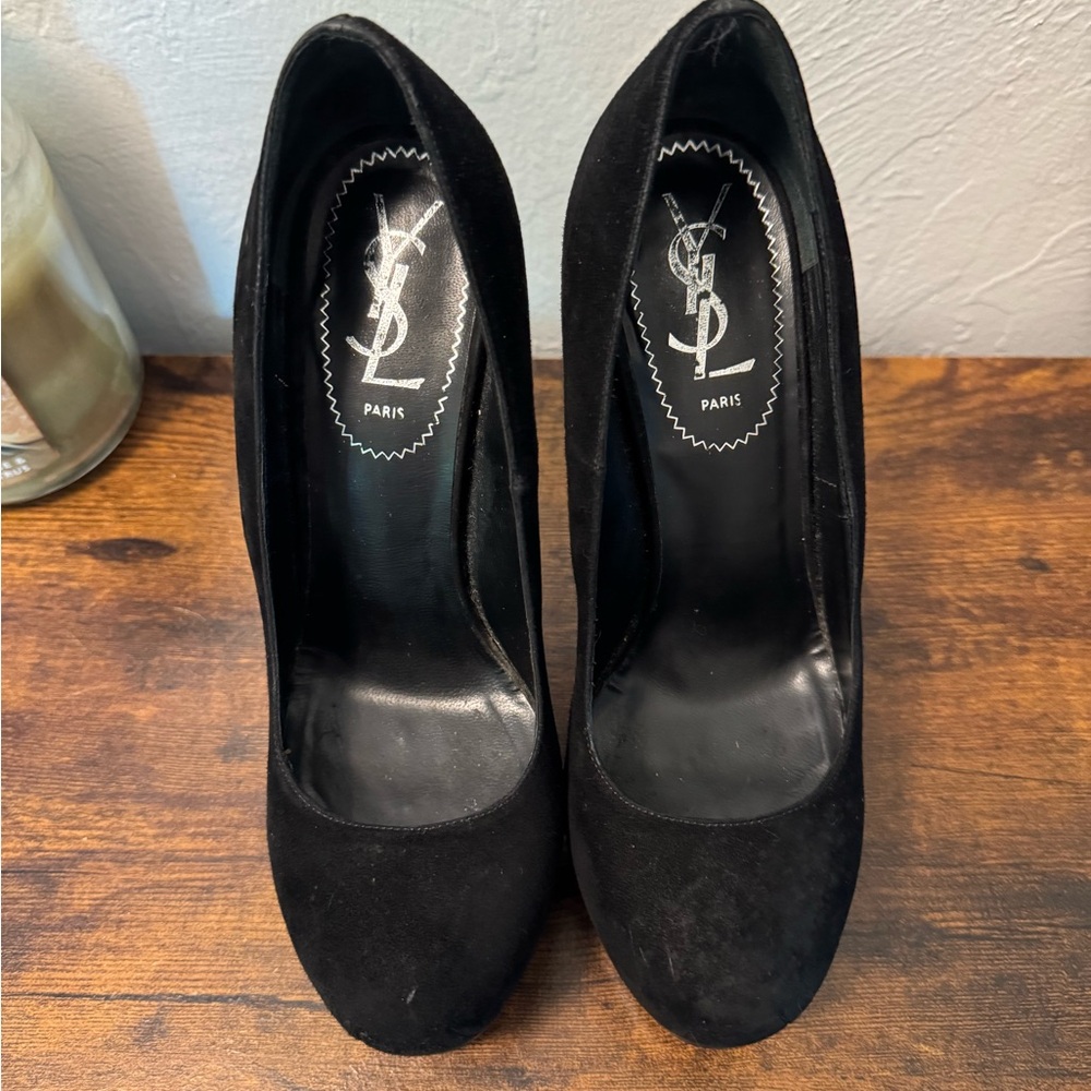 Yves Saint Laurent Iconic and  Classy Tribute Black Suede Stiletto Pumps - Picture 5 of 6